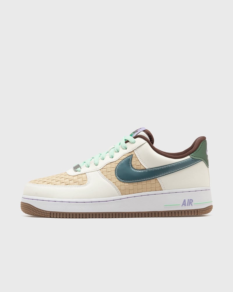 Nike Air Force 1 Retro QS